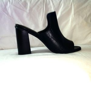 NWT SEVEN7 ISABELLE MULES SZ 9